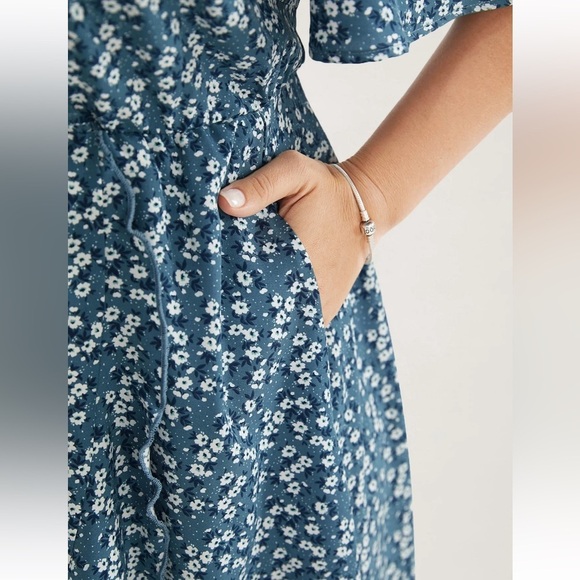 BloomChic Plus Size 3XL Floral Blue Cold Shoulder Dress us22-24 - Picture 7 of 10